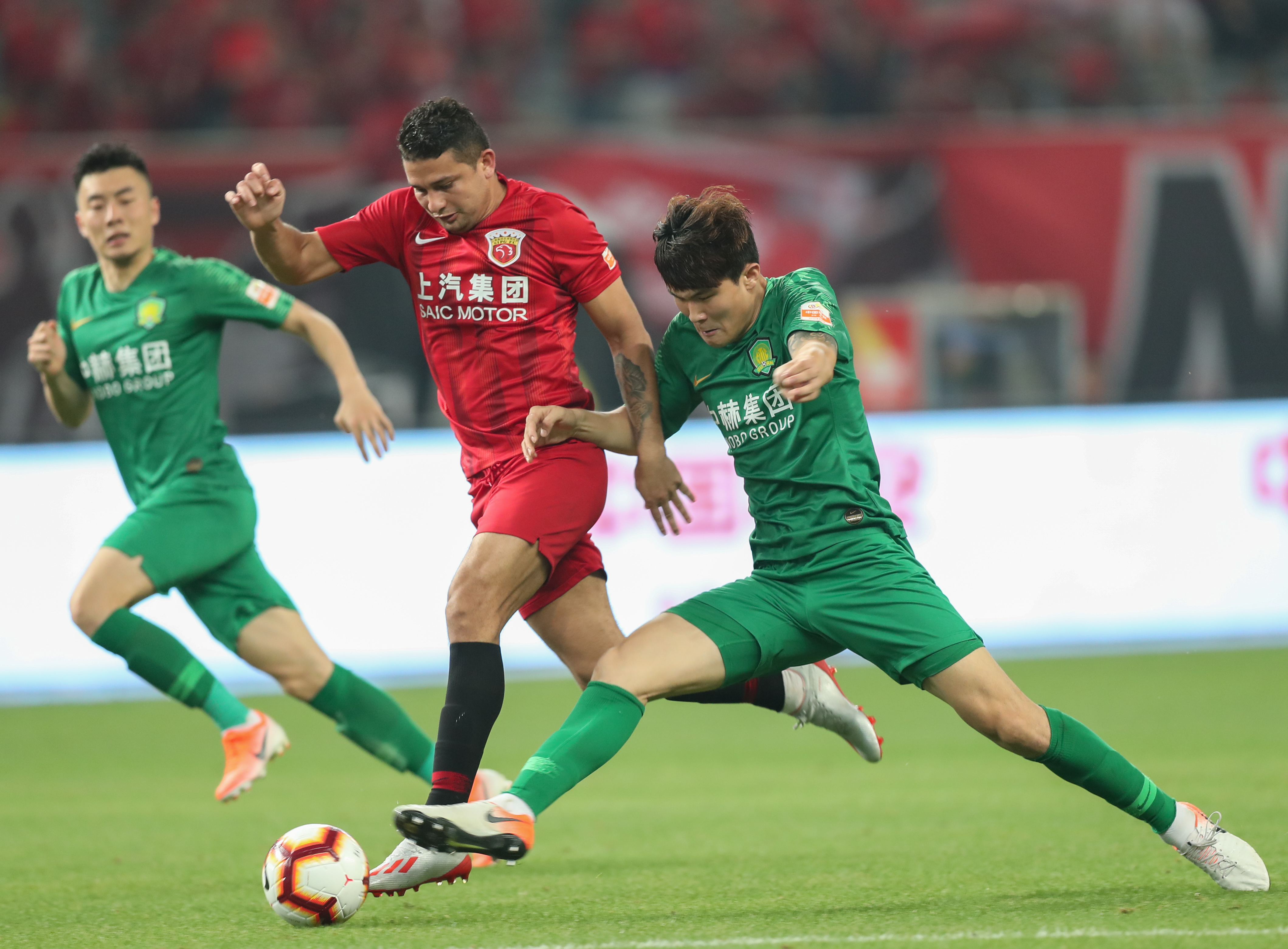 巴尔吉闪耀维拉马林，精彩进球与助攻助巴萨逆转贝蒂斯