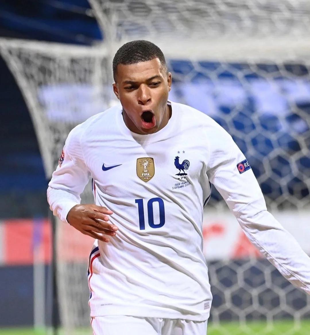 U22国足门将栾毅：少一人作战大家仍团结在一起，平局不容易