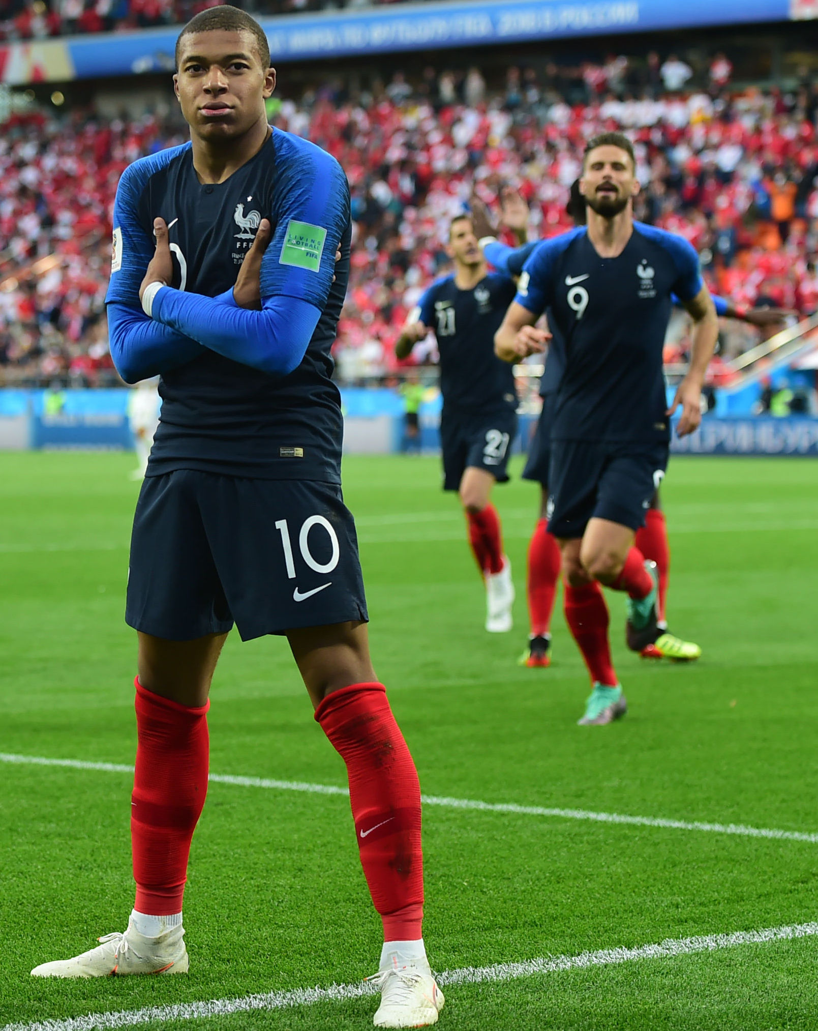 外媒：纽卡与谢什科谈妥个人条款，与莱比锡就转会费达成协议