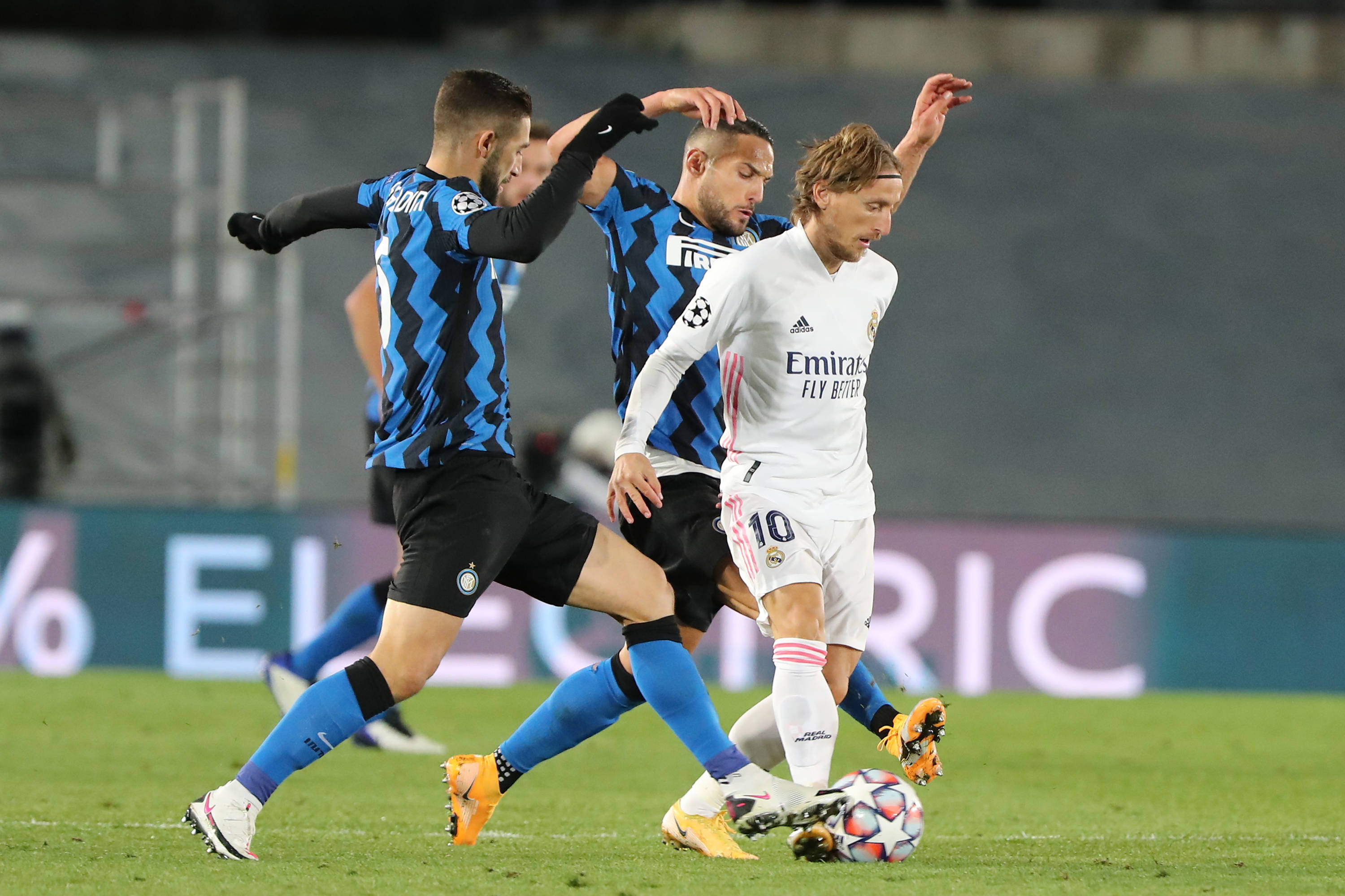 东契奇调侃里夫斯：他打得像是顶级球星，这是我最后一次夸他