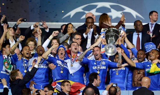 斯图加特的恩达夫在伤愈后重拾状态：逆境中的前锋之路