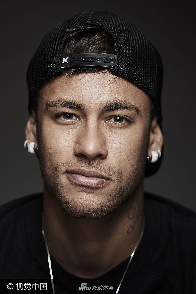 美媒预测本赛季入选全明星概率：里夫斯73%，詹姆斯69%