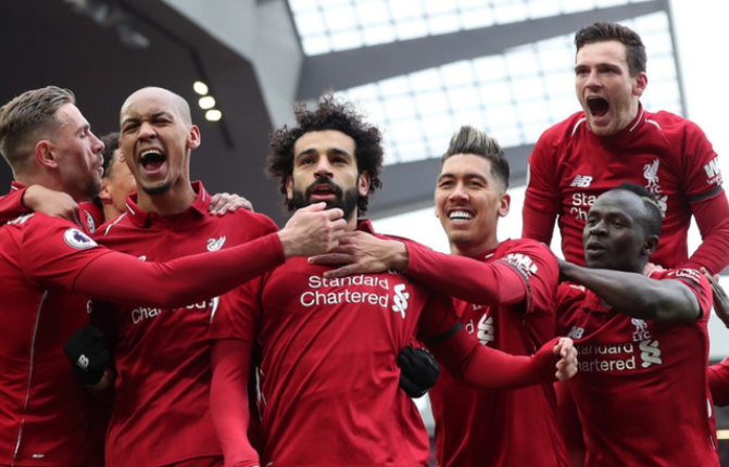 卡卡：对世界杯最美好的回忆是触碰奖杯；很期待新的赛制