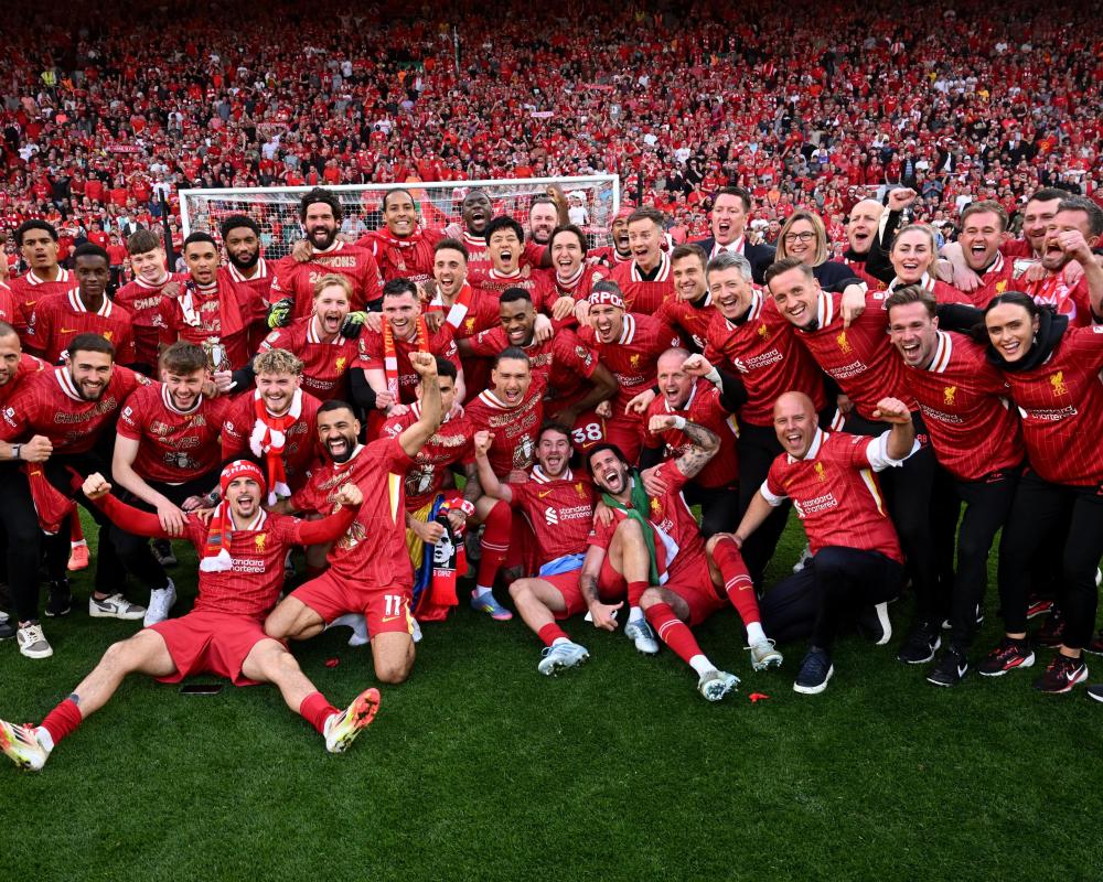 詹姆斯背身单打得分，引领球队节奏