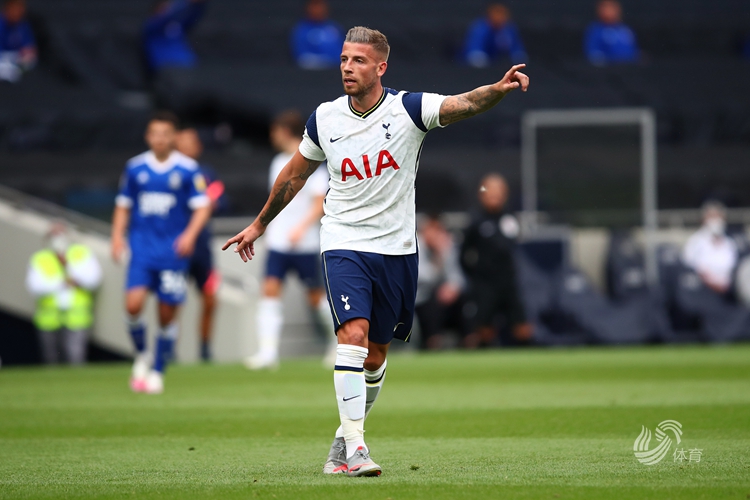 德天空：德甲三强争夺17岁中场德卡特，安德莱赫特要价2500万